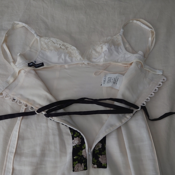 SOLD Stunning White Linen Dolce & Gabbana Lace Panel Mini Corset Dress Runway - Picture 8 of 16